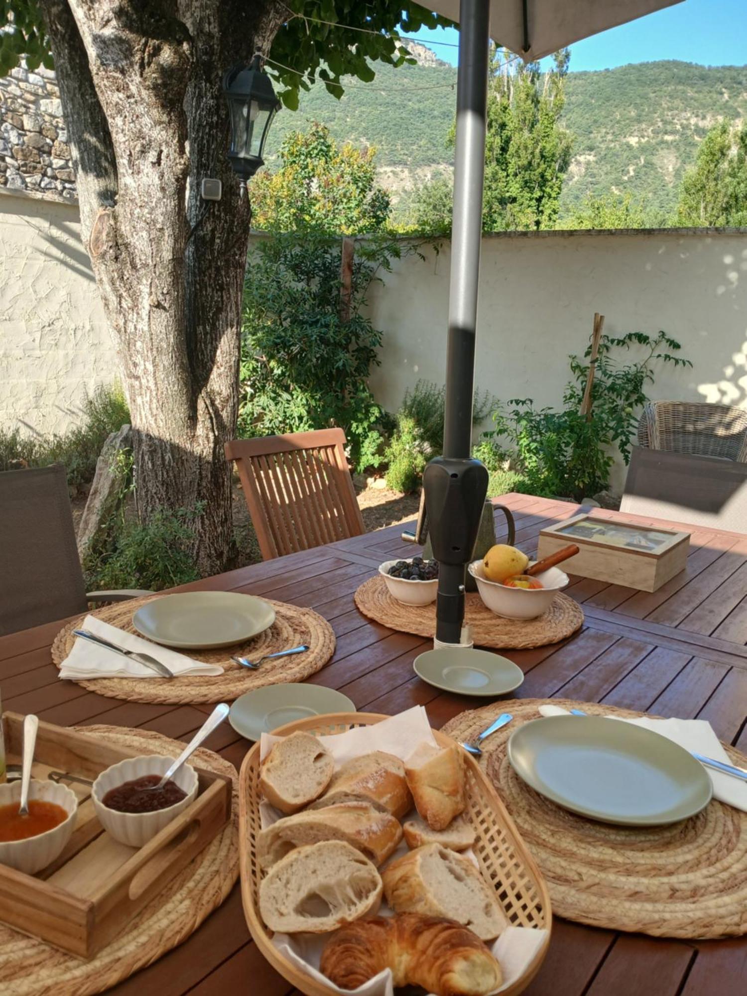 Bed and Breakfast Alma Bella Le Pegue Exterior foto